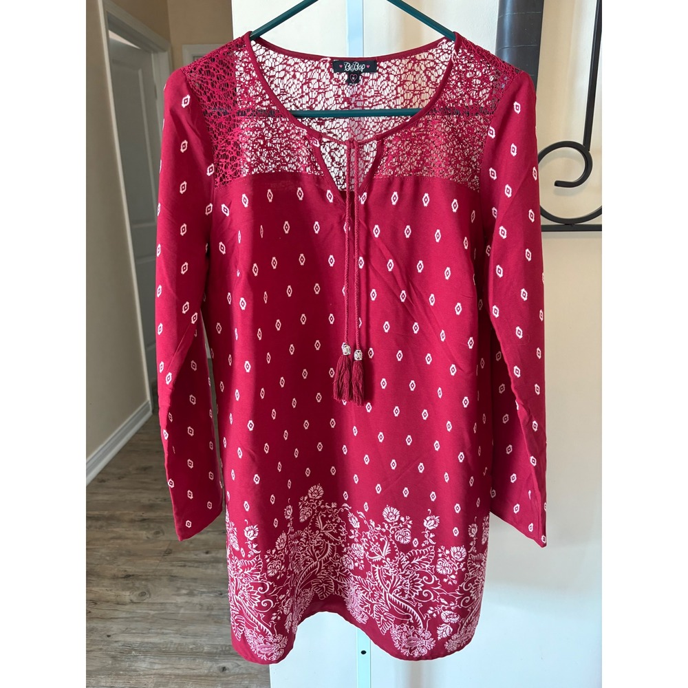 BeBop Womens Boho Lace Yoke Tassel Tunic Top Burgundy Red White Geometric Medium